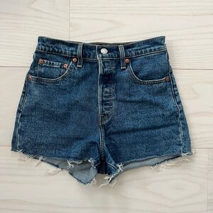 Levi’s Ribcage Shorts